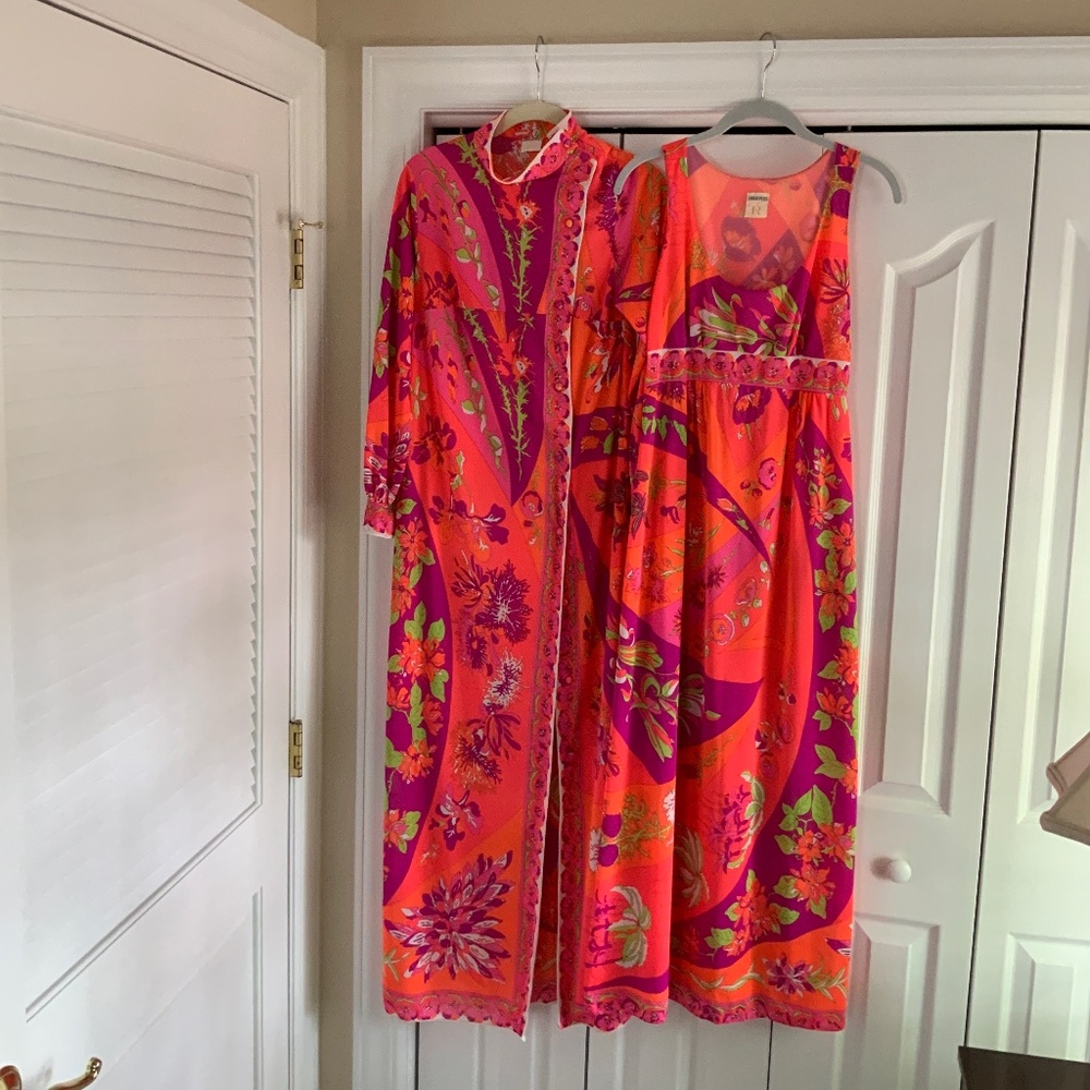 AUTHENTIC EMILIO PUCCI Formfit Rogers VINTAGE dressing gown and matching robe